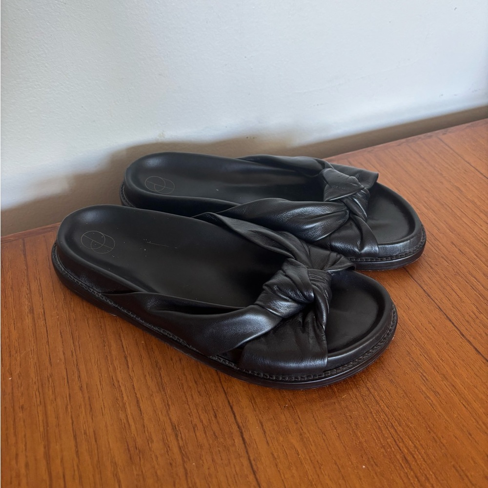 Porte and Paire Leather Knot Slides Sandals, size 37 - Picture 2 of 8